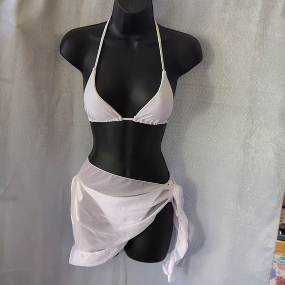 All White Triangle Bikini & Sarong - Picture 1 of 4